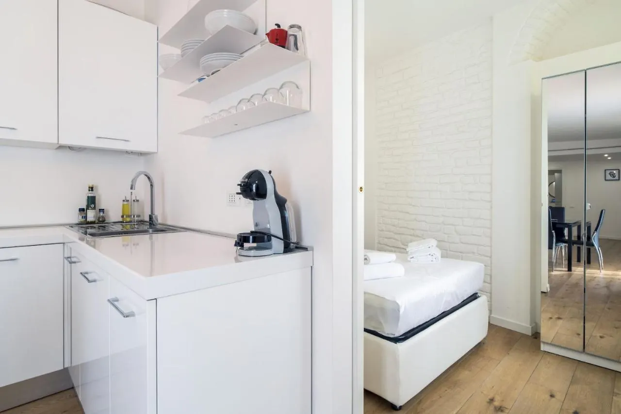 Easylife - Elegante Dimora A Due Minuti Dal Duomo Lägenhet Milano 0*,