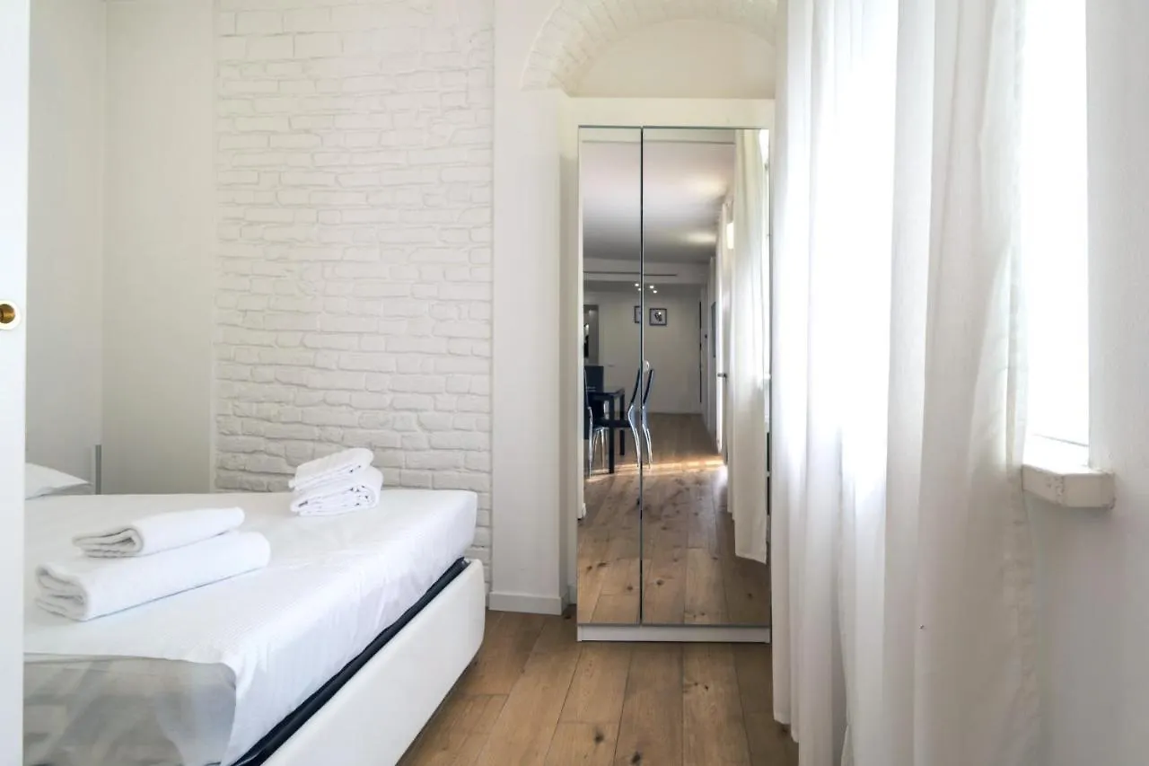 Easylife - Elegante Dimora A Due Minuti Dal Duomo Lägenhet Milano